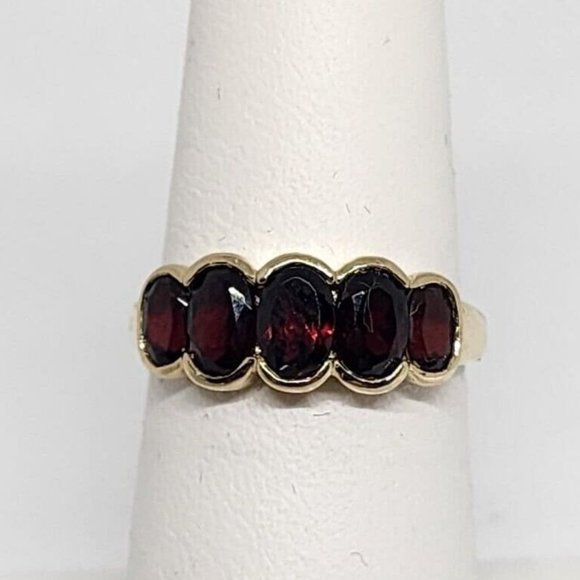 10K 417 YELLOW GOLD & GARNET RING MW SIZE 6 - Picture 1 of 9